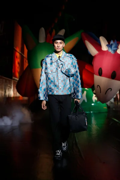 Look 95